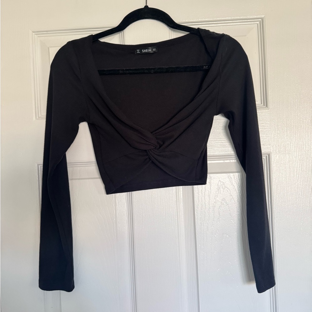 NWOT Black Twist-Front Long Sleeve Crop Top
